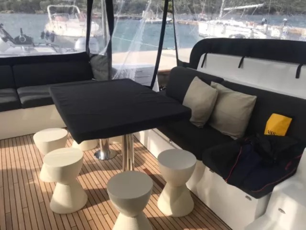 Photo #3 - Lagoon 50 (Baten Kaitos II (, WM, , Tender Lift, Inverter)) in Salerno - 11510