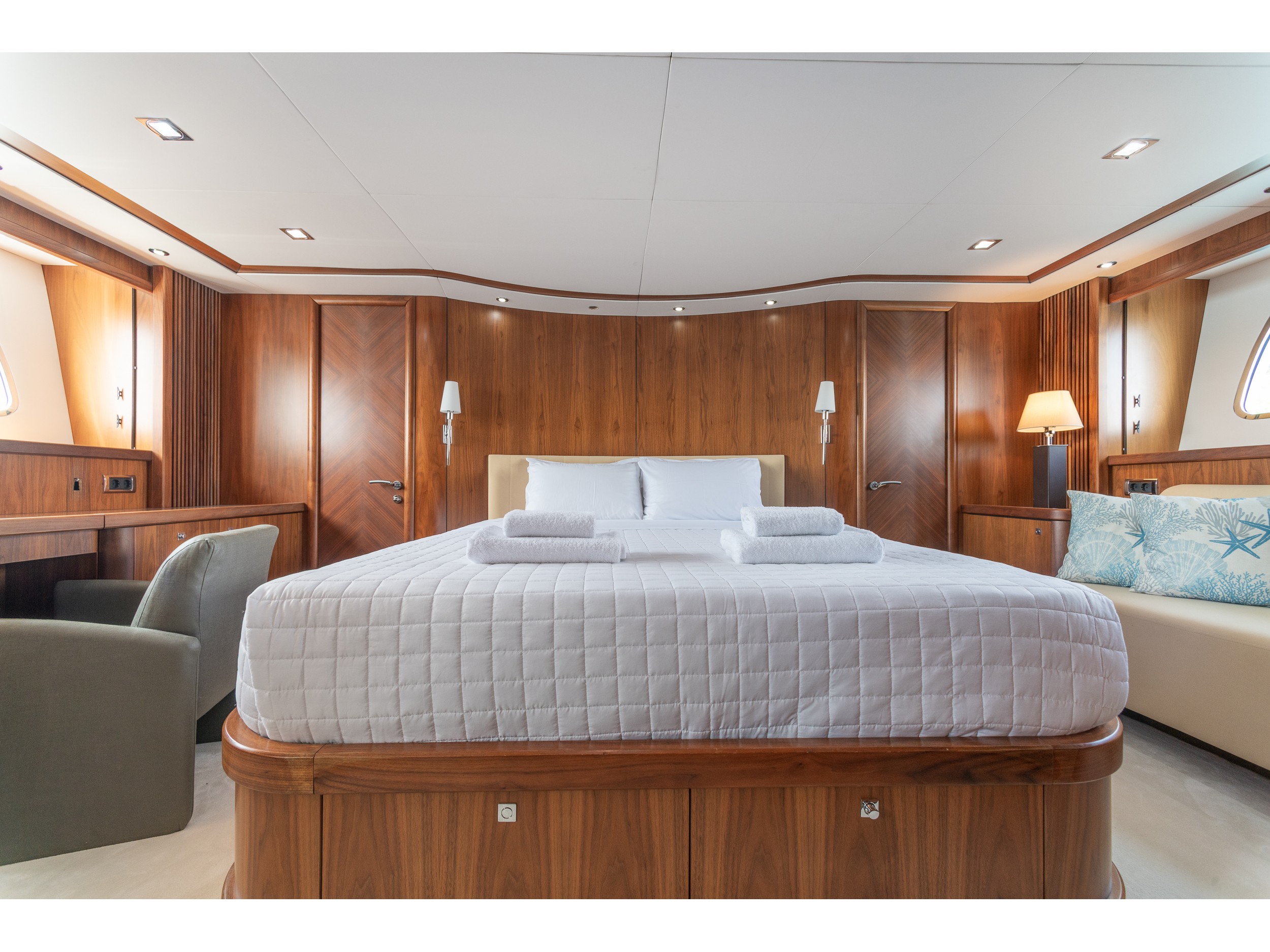 Photo #2 - Sunseeker Predator 82 (Phoenix) en Corfú - 62050