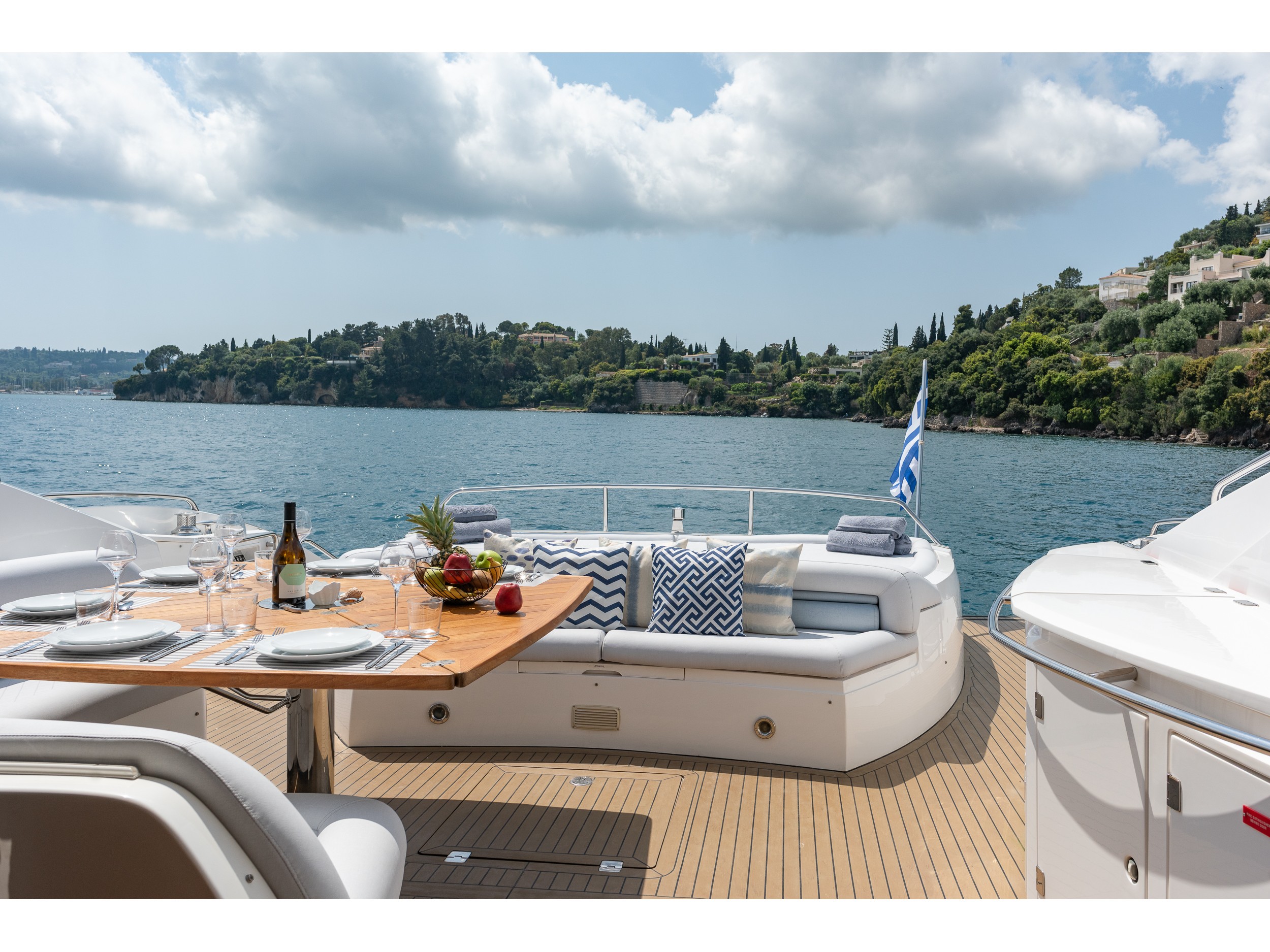 Photo #3 - Sunseeker Predator 82 (Phoenix) en Corfú - 62050