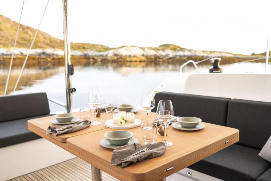 Lagoon 51 (Nordvær) Spacious dinning areas for 8 - 12 guests - 13