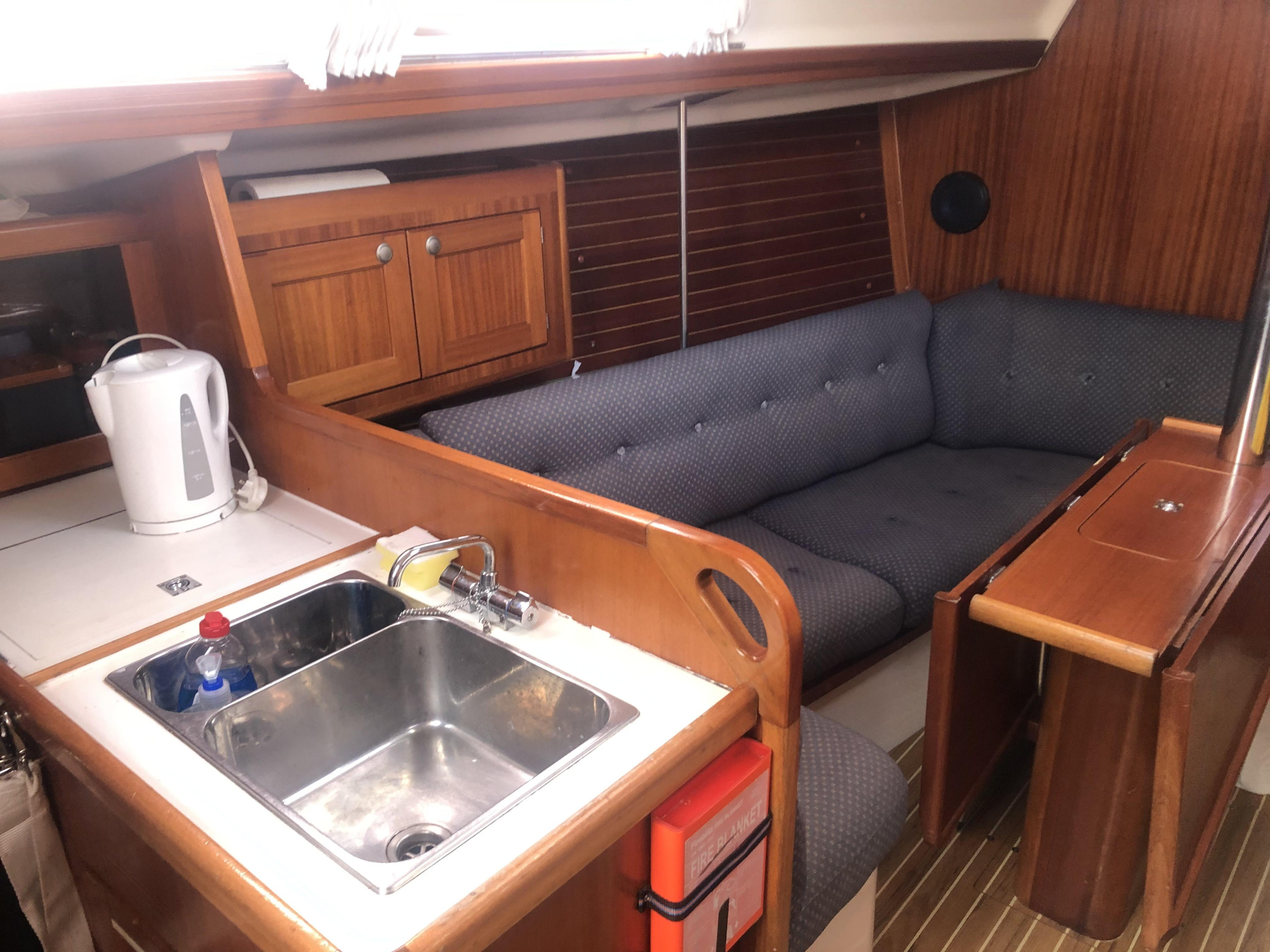 Photo #13 - Elan 333 (Escapade) en Poole - 15474