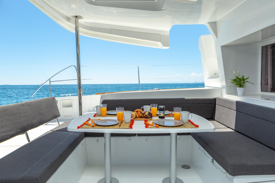 Photo #11 - Lagoon 450 Flybridge (Medousa) en Lavrion - 12206