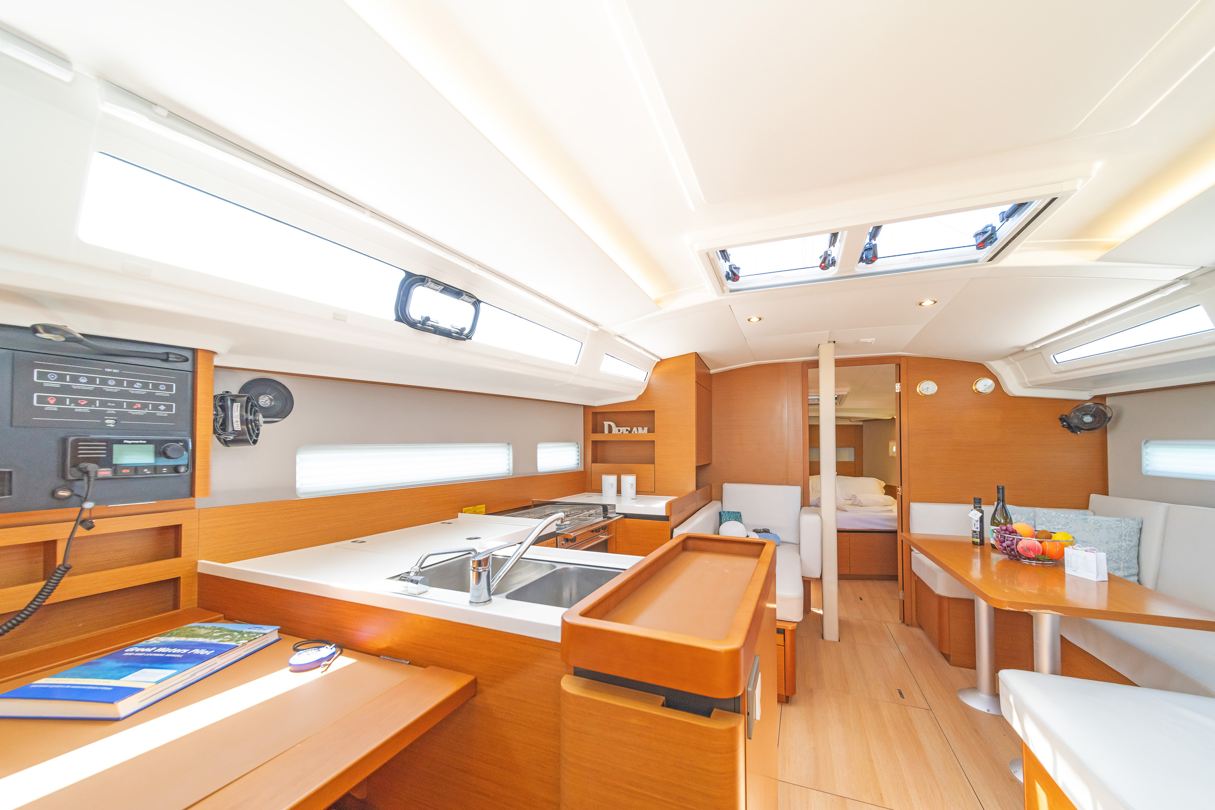 Photo #11 - Sun Odyssey 410 (Sea Whisper) in Volos - 14619