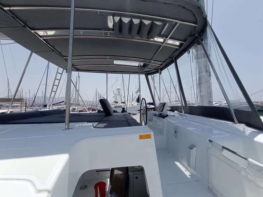 Lagoon 46 (KALISI MOU (air condition, generator, water maker)    _Skippered Only_)  - 11