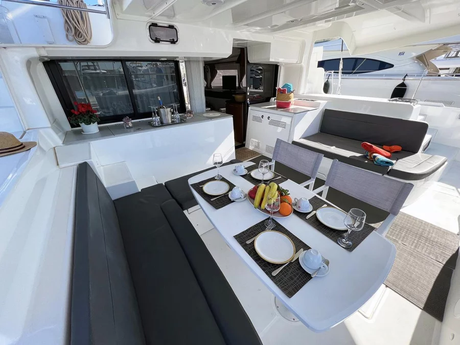 Lagoon 46 (KALISI MOU (air condition, generator, water maker)    _Skippered Only_)  - 7