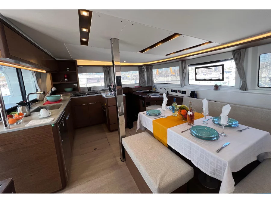 Lagoon 46 (KALISI MOU (air condition, generator, water maker)    _Skippered Only_) Interior image - 9