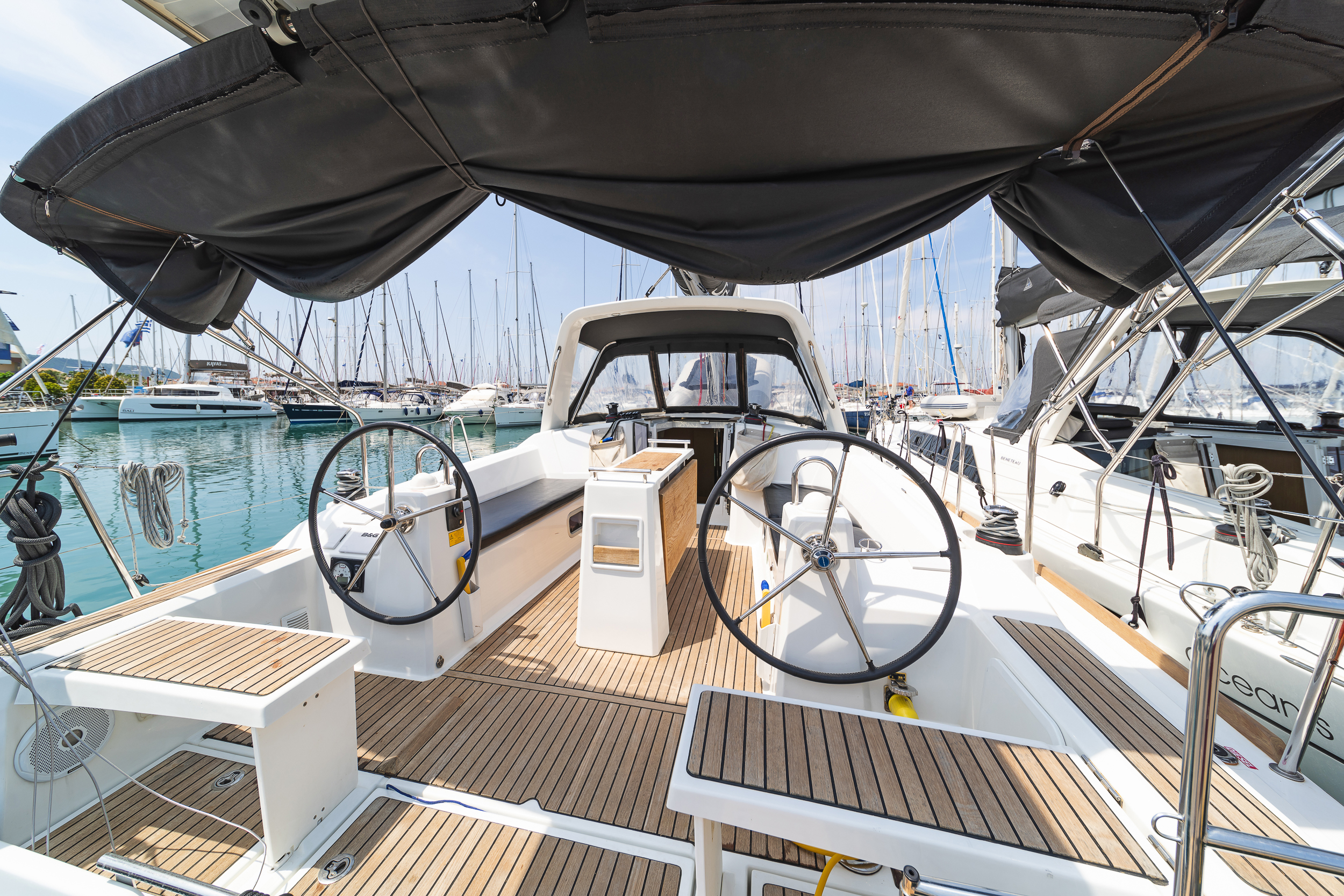 Photo #14 - Oceanis 38.1 (Philyra) en Lefkada - 6214