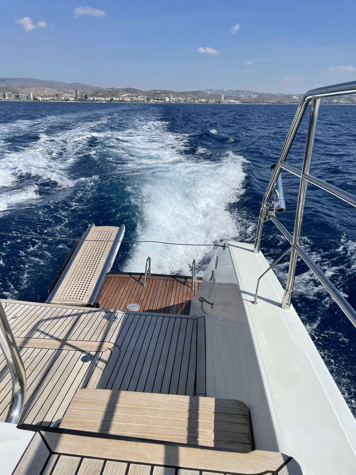 Photo #11 - Lagoon 630 Powercat LUX (Pearly Gates) en Mykonos - 15753