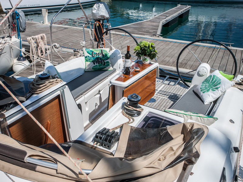 Photo #10 - Dufour 350 Grand Large (IDA (new sails 2023.)) in Primosten - 3997