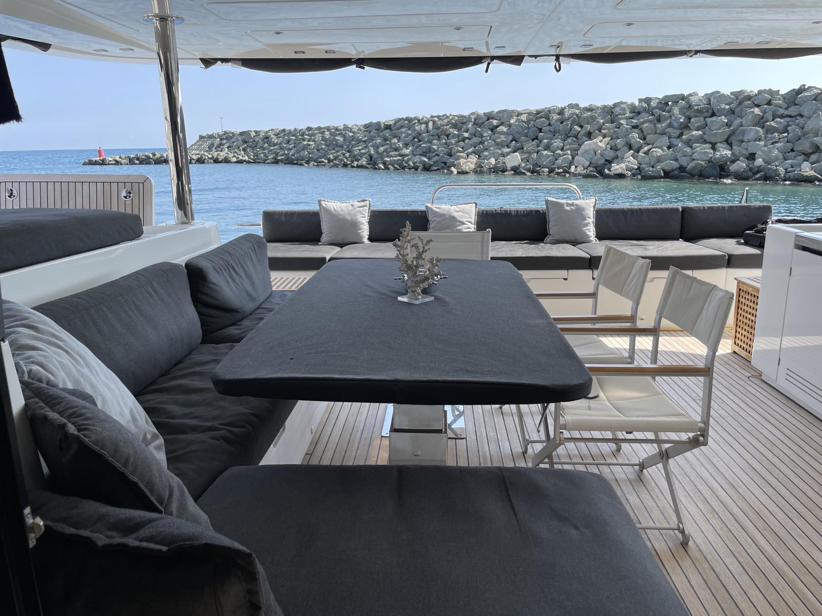 Photo #5 - Lagoon 630 Powercat LUX (Pearly Gates) en Mykonos - 15753