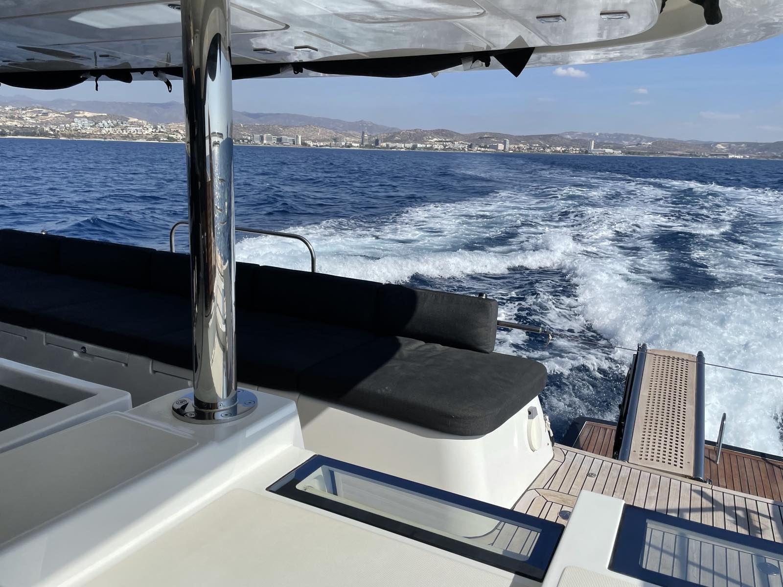 Photo #15 - Lagoon 630 Powercat LUX (Pearly Gates) en Mykonos - 15753