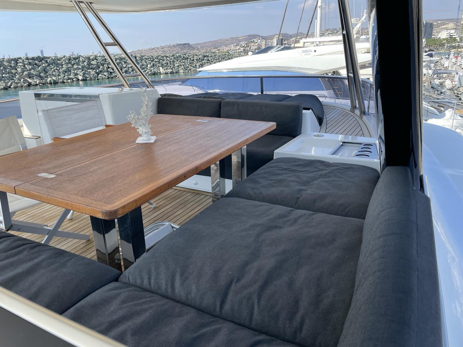 Photo #23 - Lagoon 630 Powercat LUX (Pearly Gates) en Mykonos - 15753