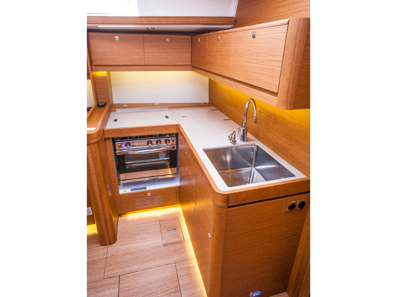 Photo #6 - Dufour 460 Grand Large (MALIN (owner version, new sails 2024., air condition, )) in Primosten - 13138