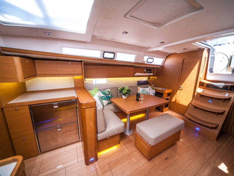 Photo #7 - Dufour 460 Grand Large (MALIN (owner version, new sails 2024., air condition, )) in Primosten - 13138