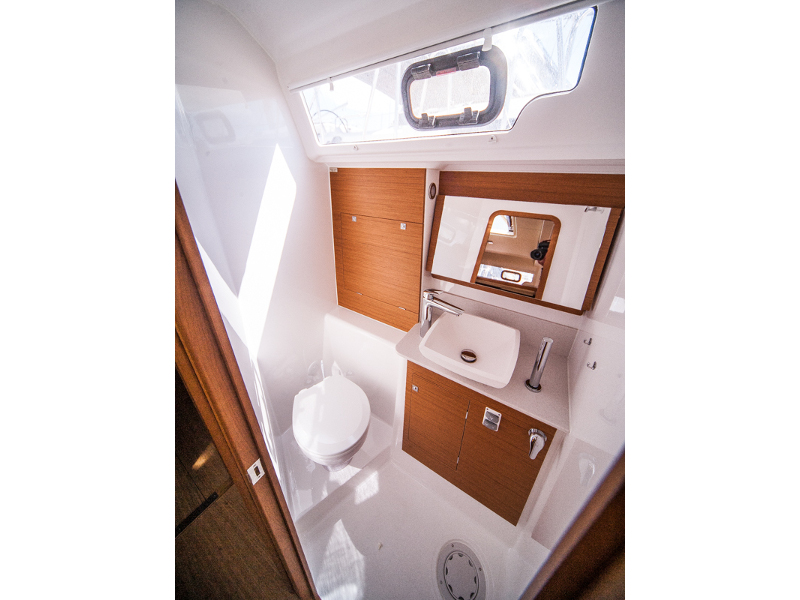 Photo #25 - Dufour 460 Grand Large (MALIN (owner version, new sails 2024., air condition, )) in Primosten - 13138