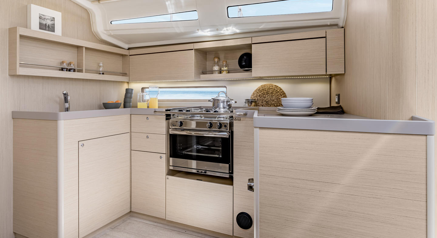 Photo #3 - Oceanis 40.1 (Naomi) in Primosten - 15670