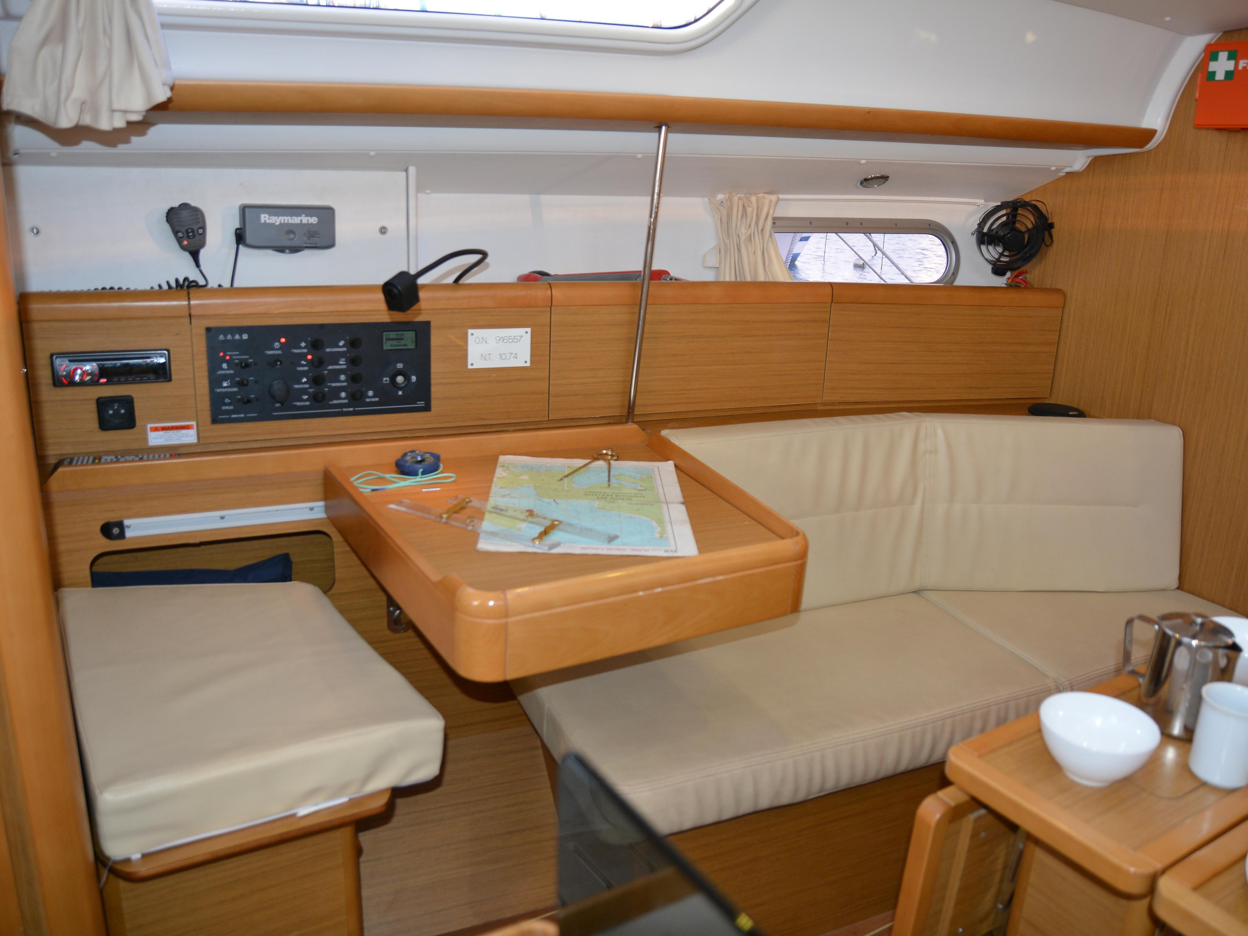 Photo #17 - Sun Odyssey 36i (Babis 2010) en Lefkada - 15700