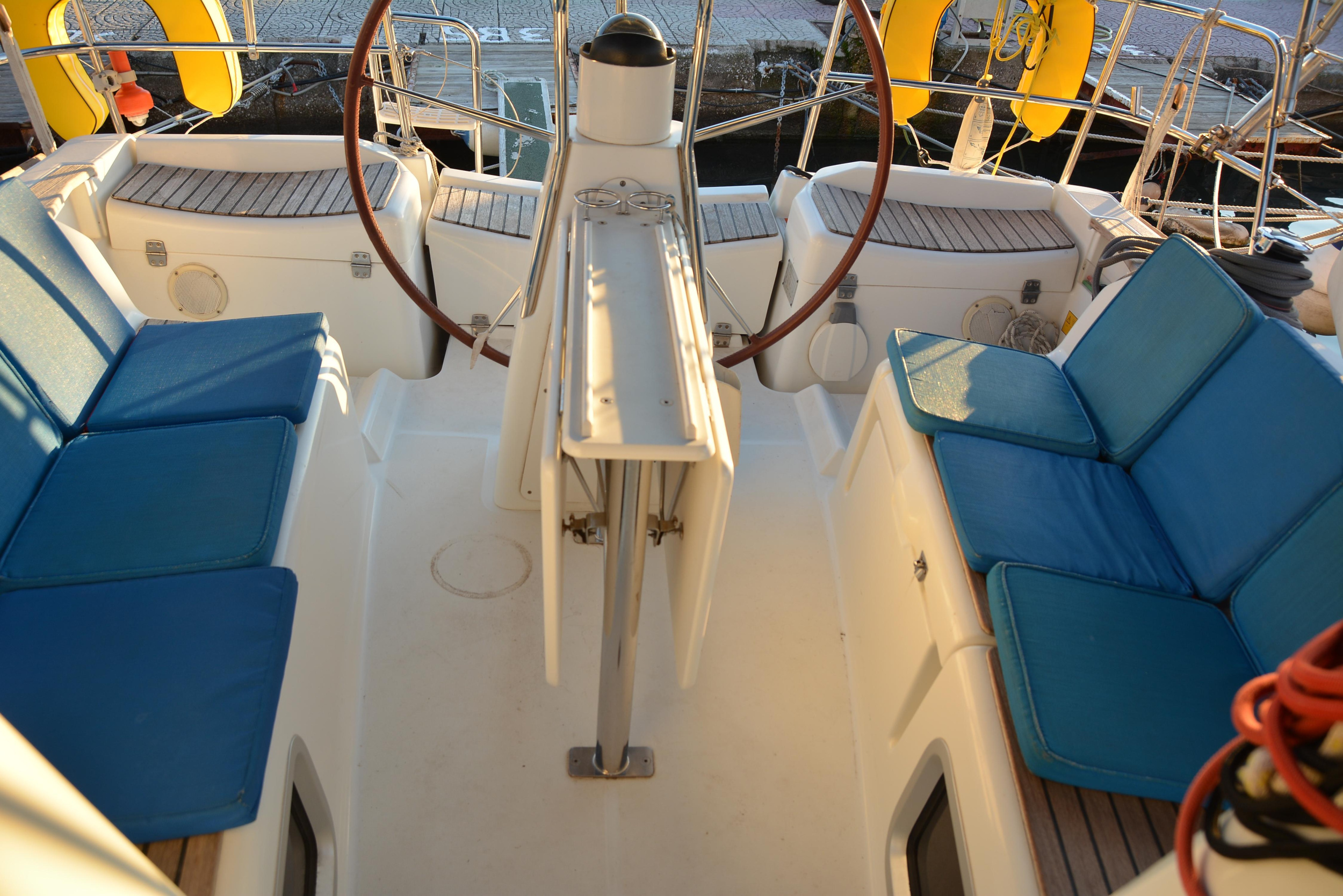 Photo #20 - Sun Odyssey 36i (Babis 2010) en Lefkada - 15700