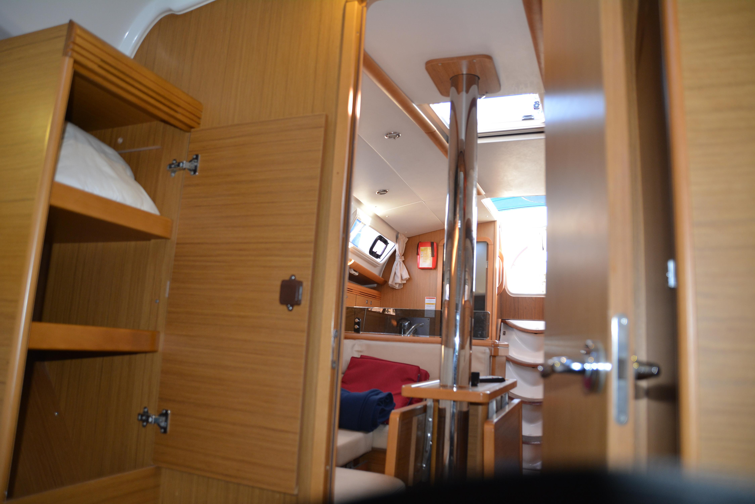 Photo #31 - Sun Odyssey 36i (Babis 2010) en Lefkada - 15700