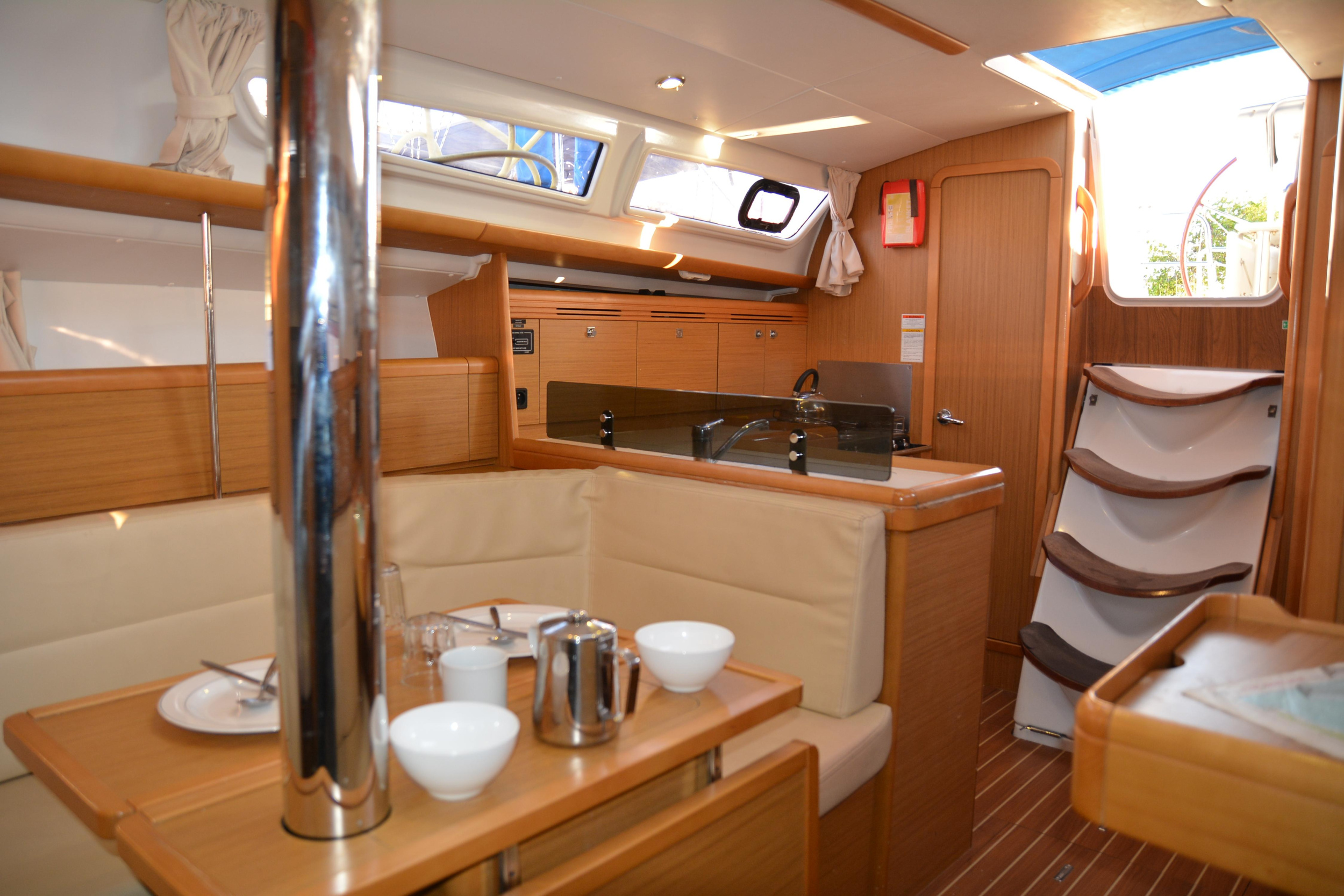 Photo #6 - Sun Odyssey 36i (Babis 2010) en Lefkada - 15700