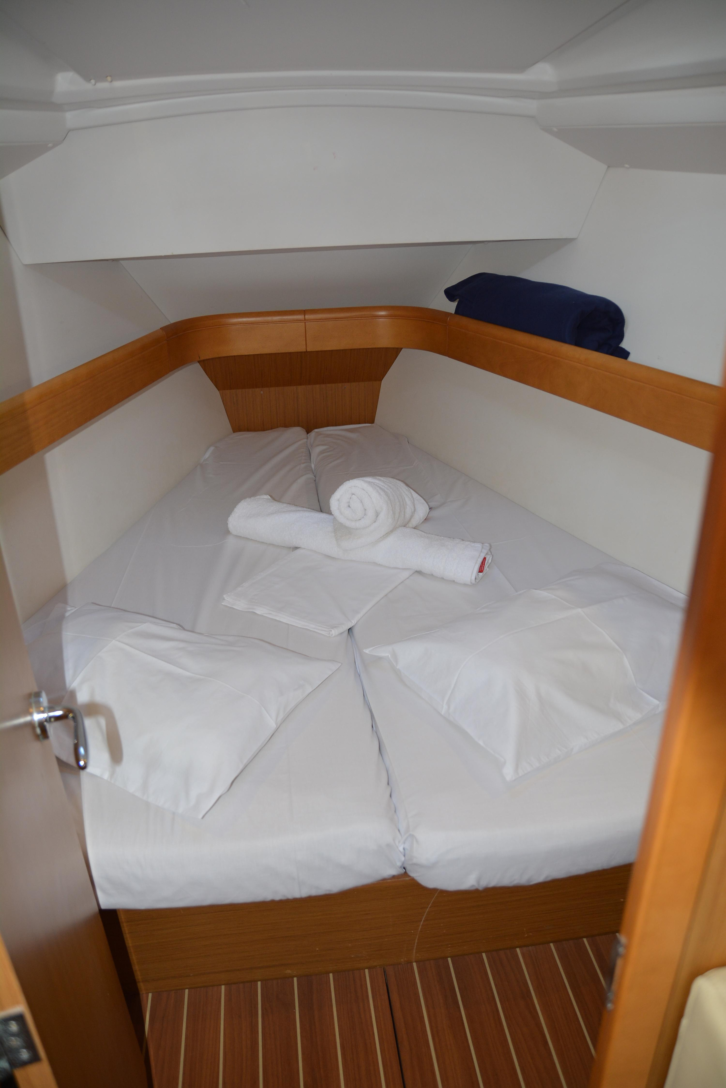 Photo #28 - Sun Odyssey 36i (Babis 2010) en Lefkada - 15700