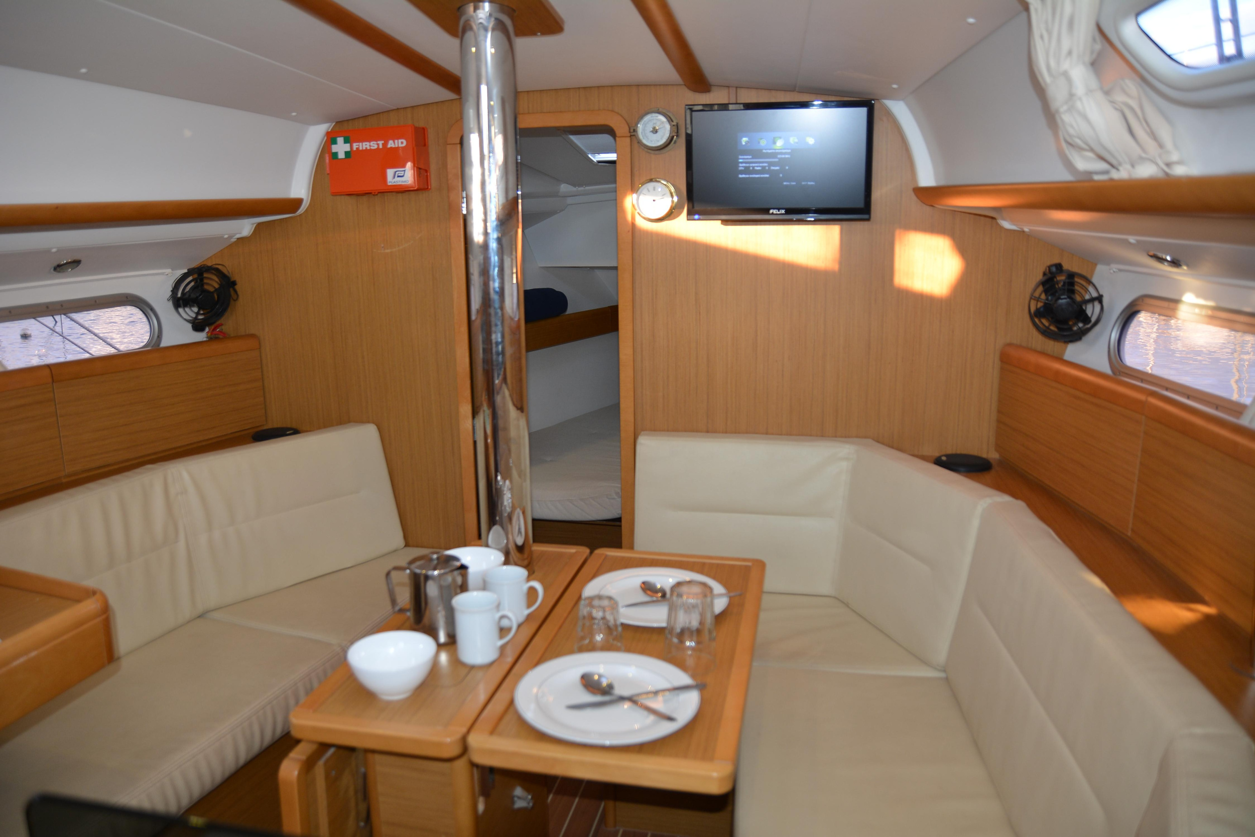 Photo #32 - Sun Odyssey 36i (Babis 2010) en Lefkada - 15700