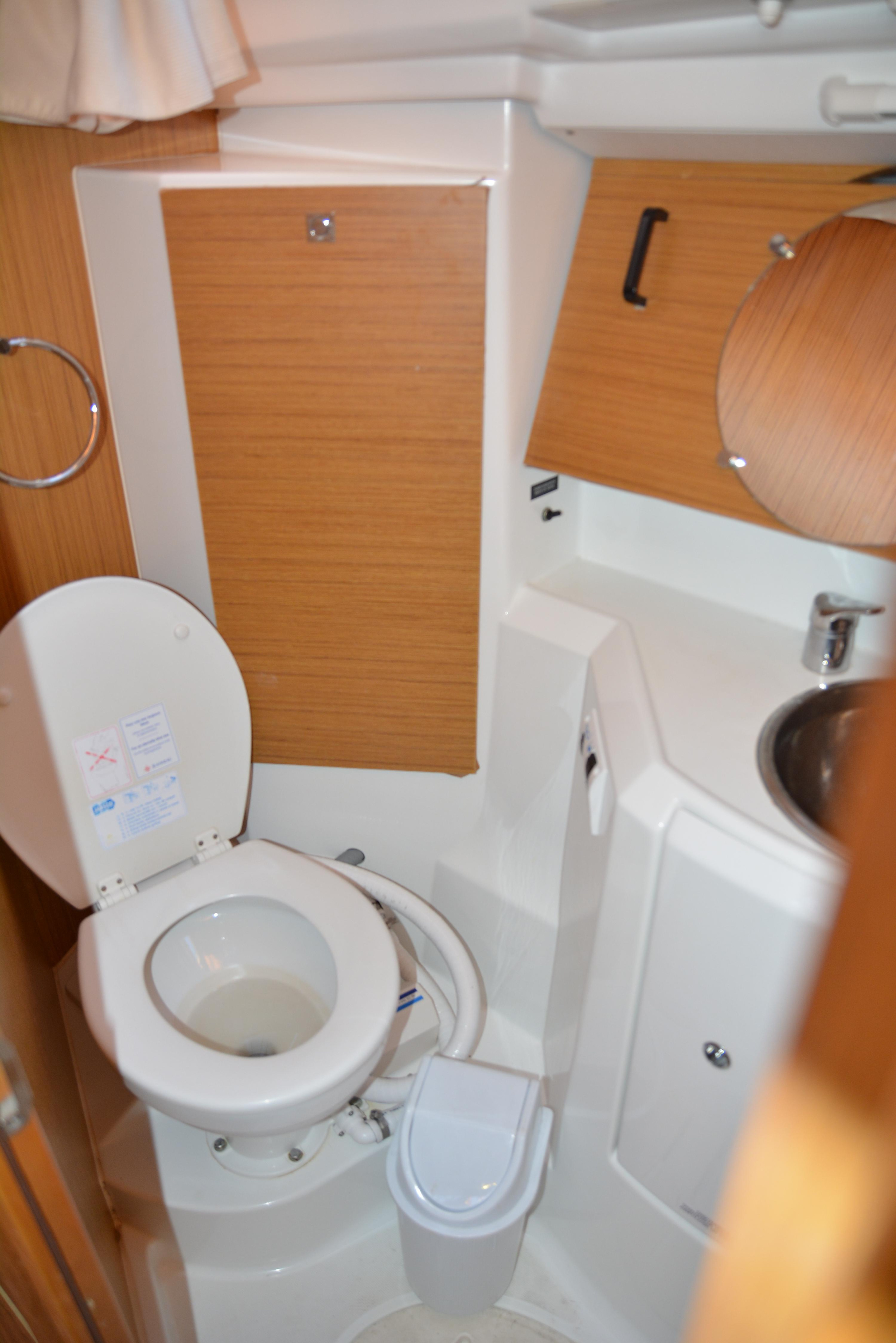 Photo #9 - Sun Odyssey 36i (Babis 2010) en Lefkada - 15700