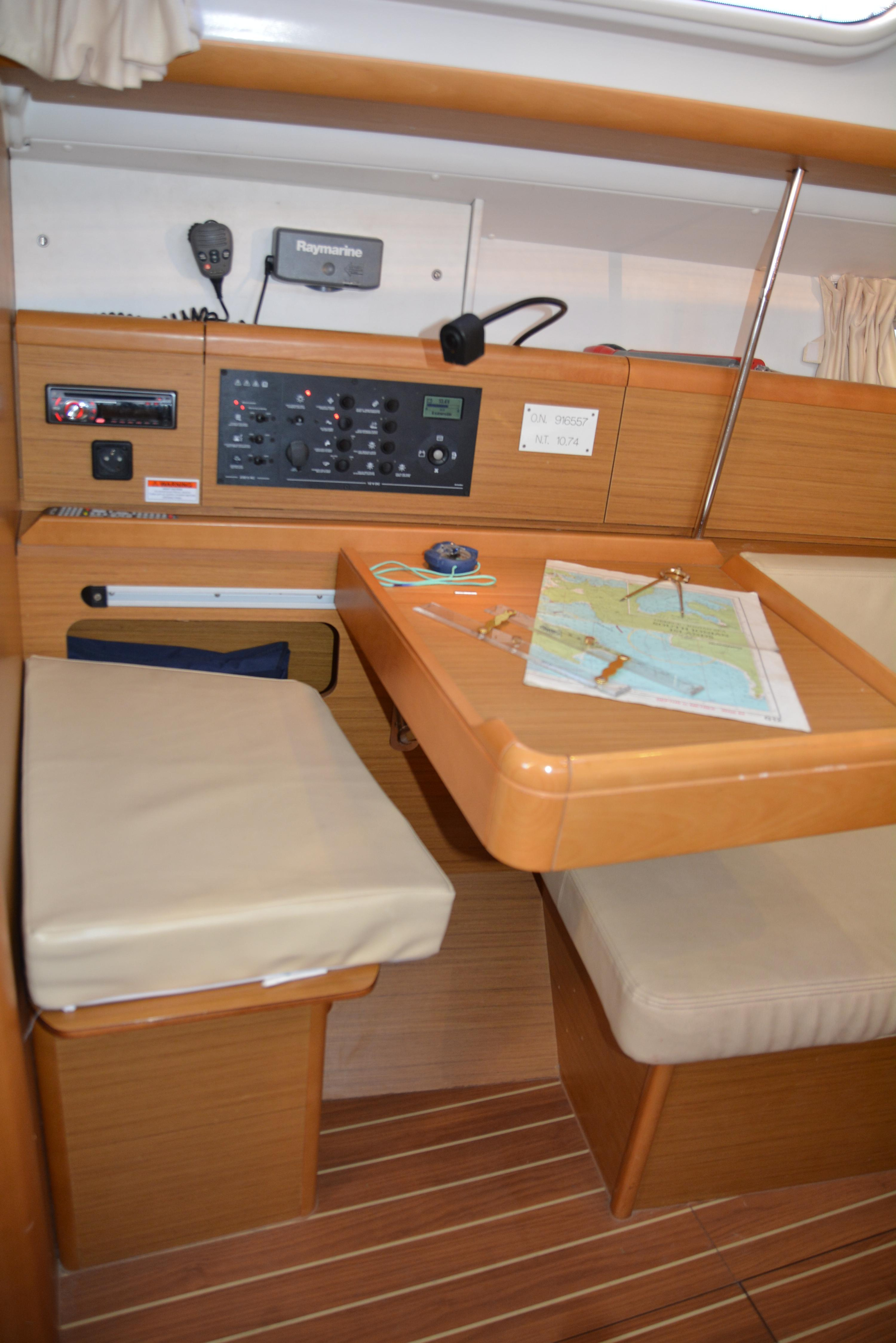 Photo #46 - Sun Odyssey 36i (Babis 2010) en Lefkada - 15700