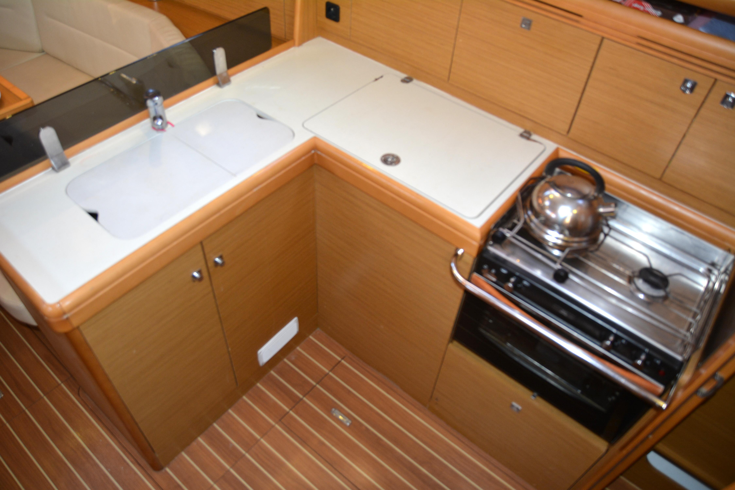 Photo #34 - Sun Odyssey 36i (Babis 2010) en Lefkada - 15700