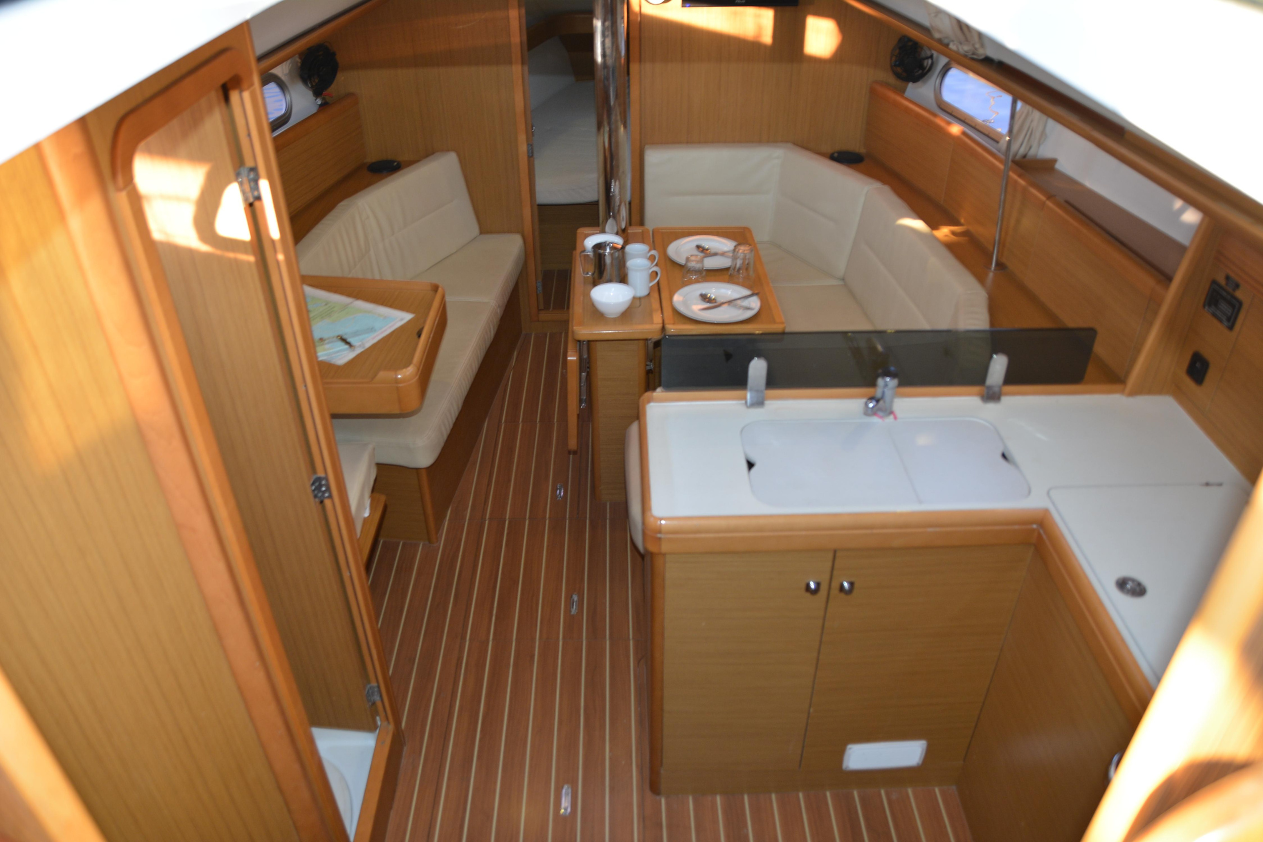 Photo #23 - Sun Odyssey 36i (Babis 2010) en Lefkada - 15700