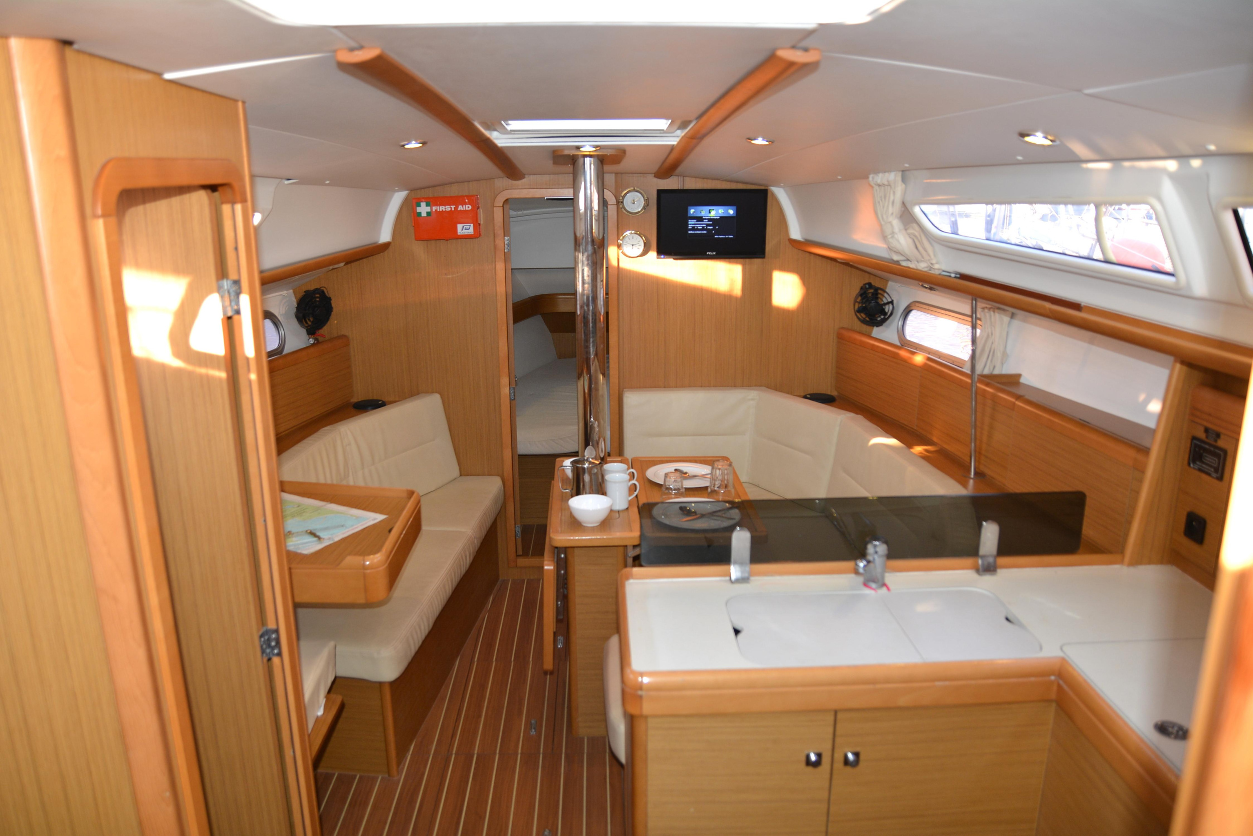 Photo #22 - Sun Odyssey 36i (Babis 2010) en Lefkada - 15700