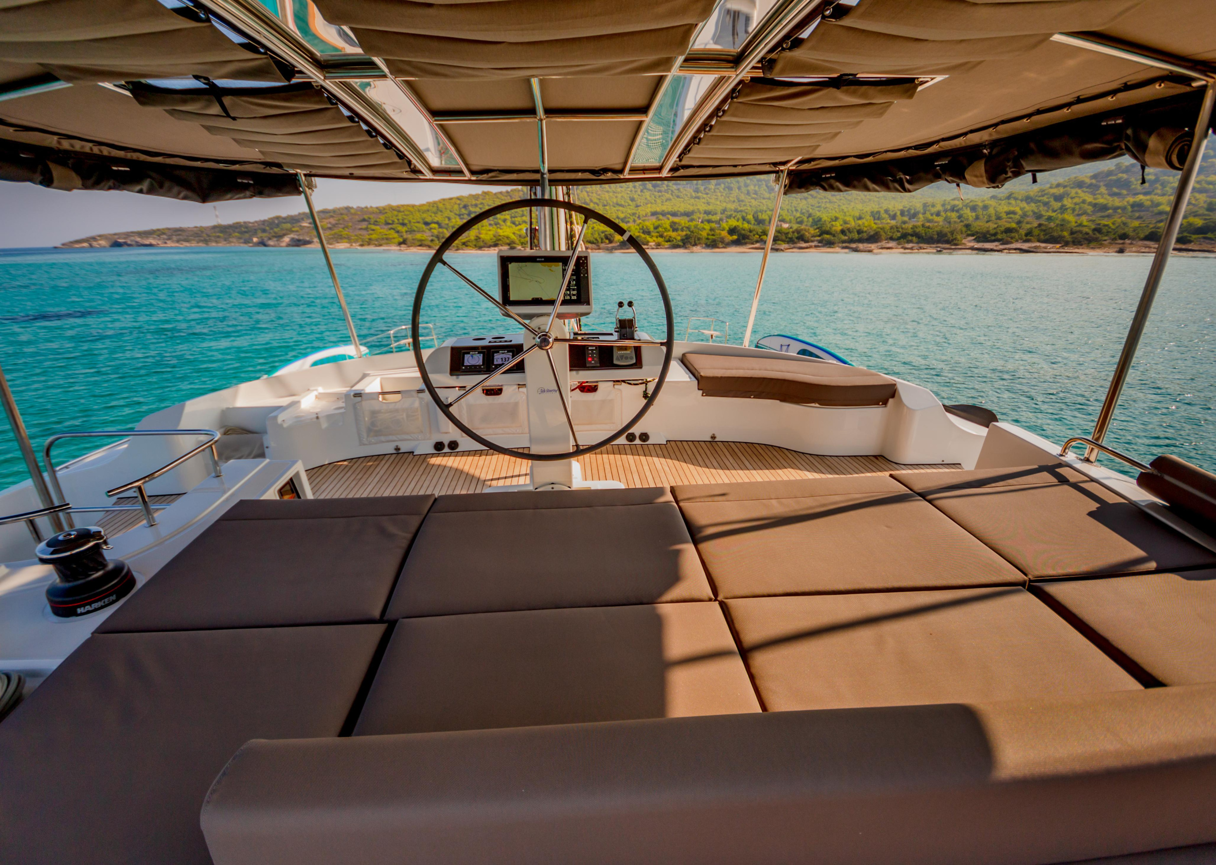 Photo #11 - Lagoon 52F (ELVIRA 52) in Athens - 18660