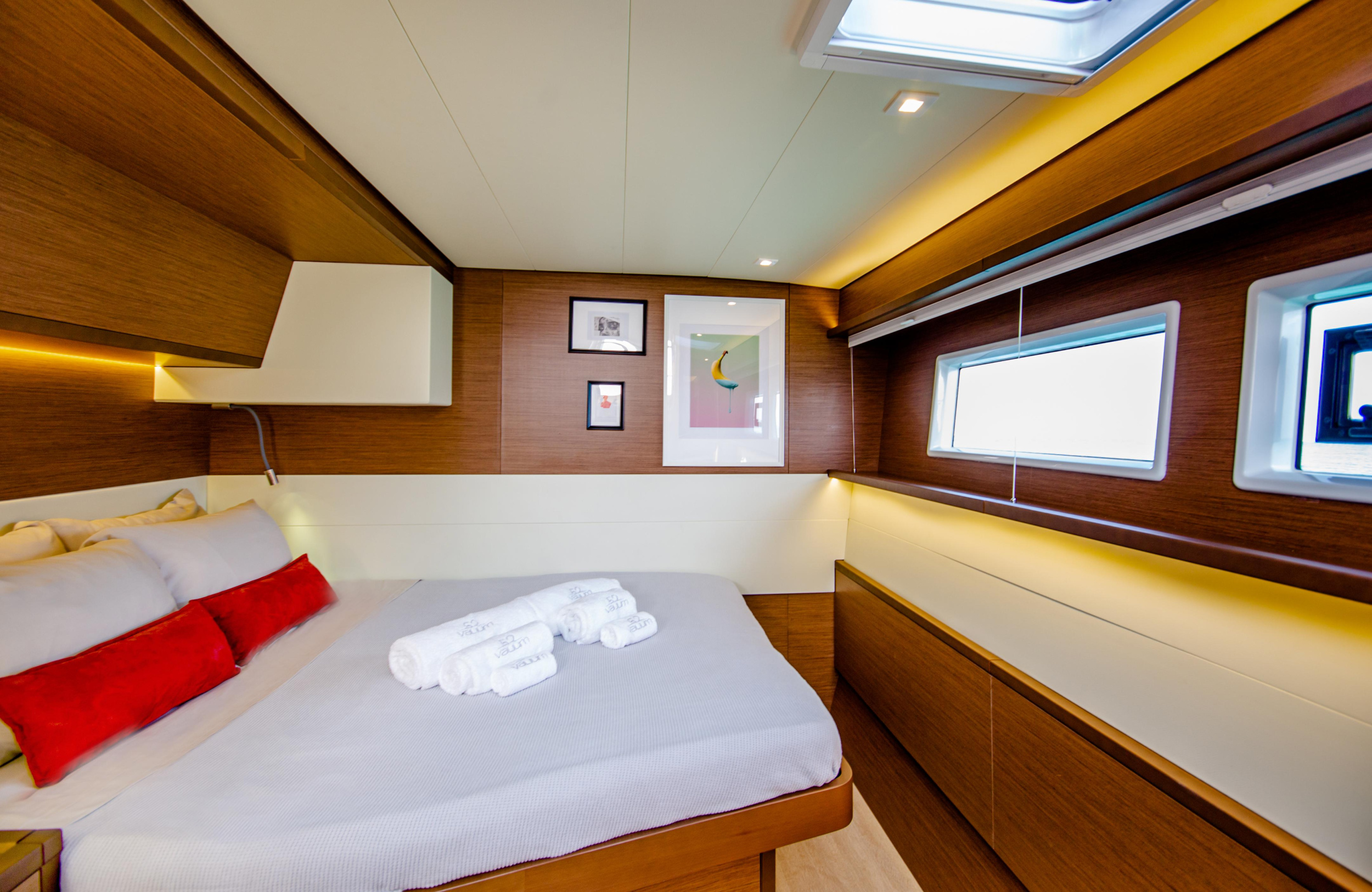 Photo #15 - Lagoon 52F (ELVIRA 52) in Athens - 18660