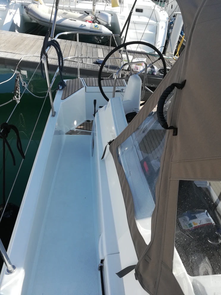Photo #4 - Sun Odyssey 440 (Frenetica) in San Vincenzo - 11886