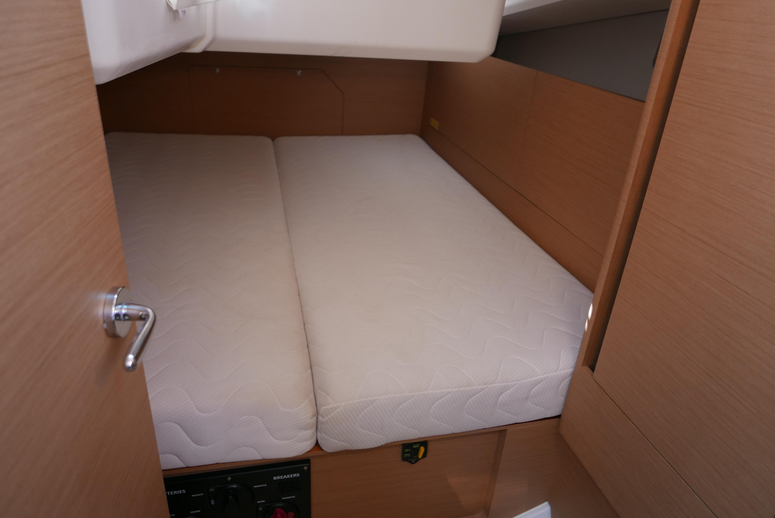 Photo #18 - Sun Odyssey 440 (Frenetica) in San Vincenzo - 11886