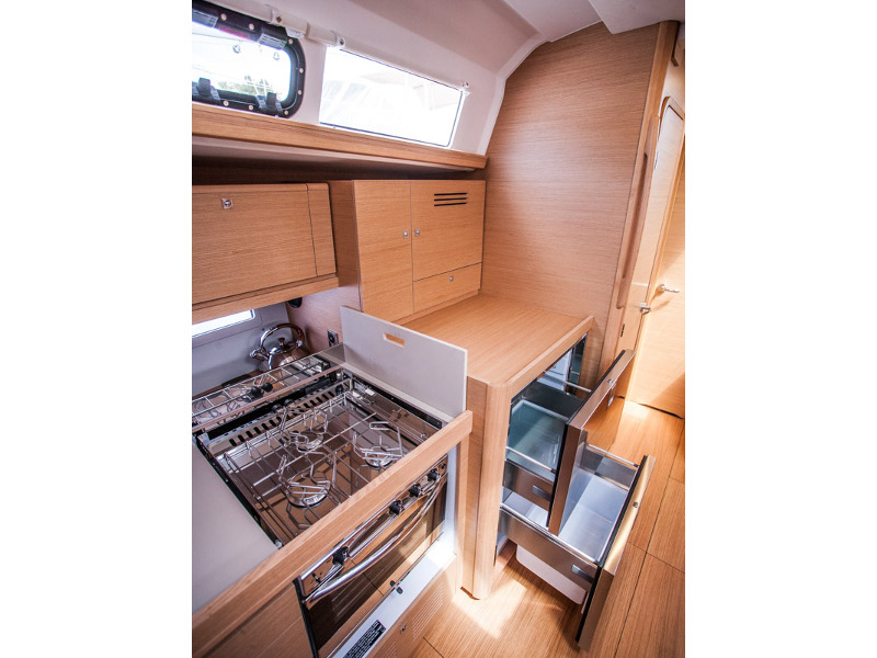 Photo #11 - Dufour 460 Grand Large (LISABET (new sails 2024., air condition)) in Primosten - 12260