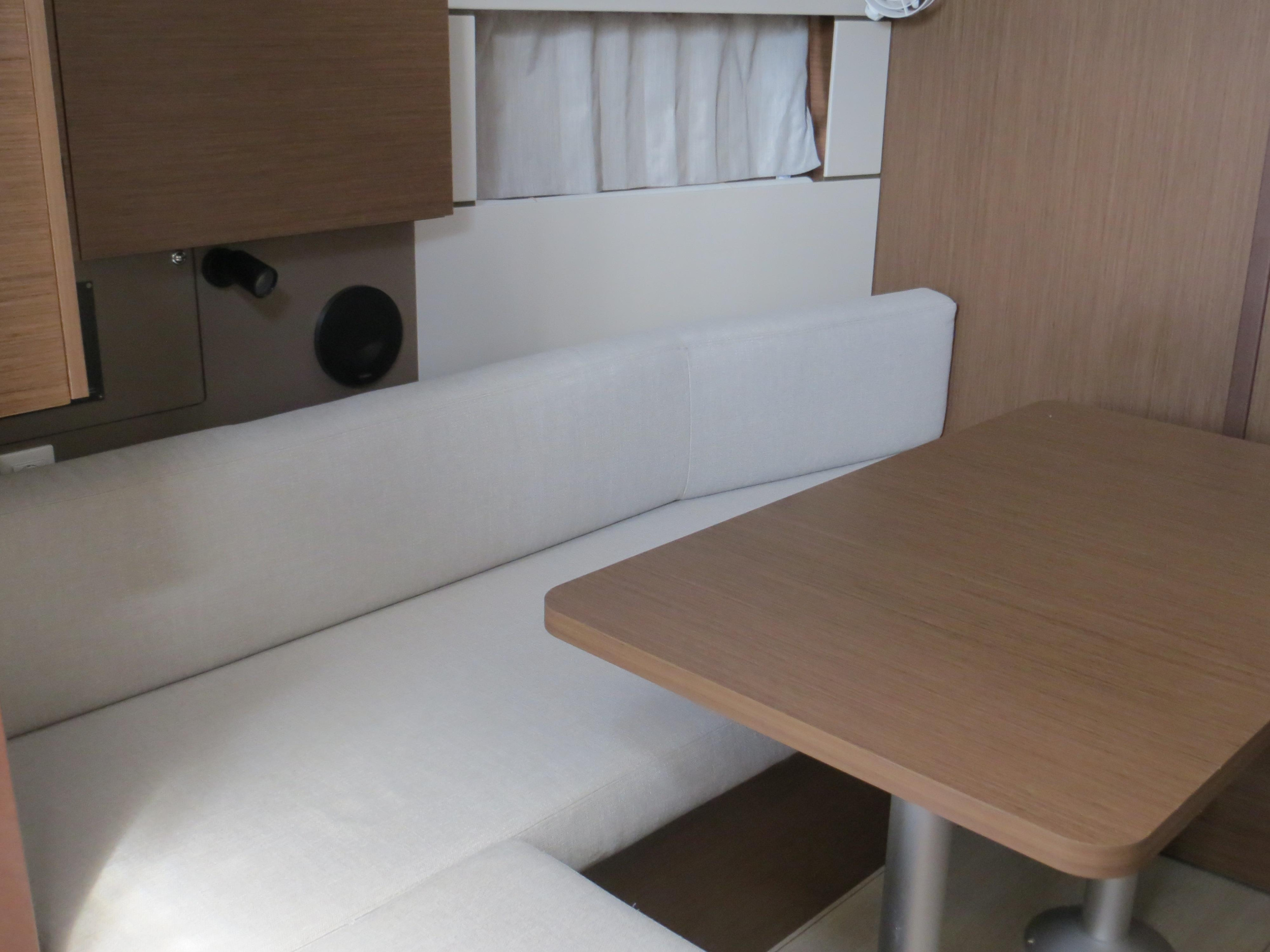 Photo #19 - Oceanis 38.1 (Eleven) in Primosten - 12065