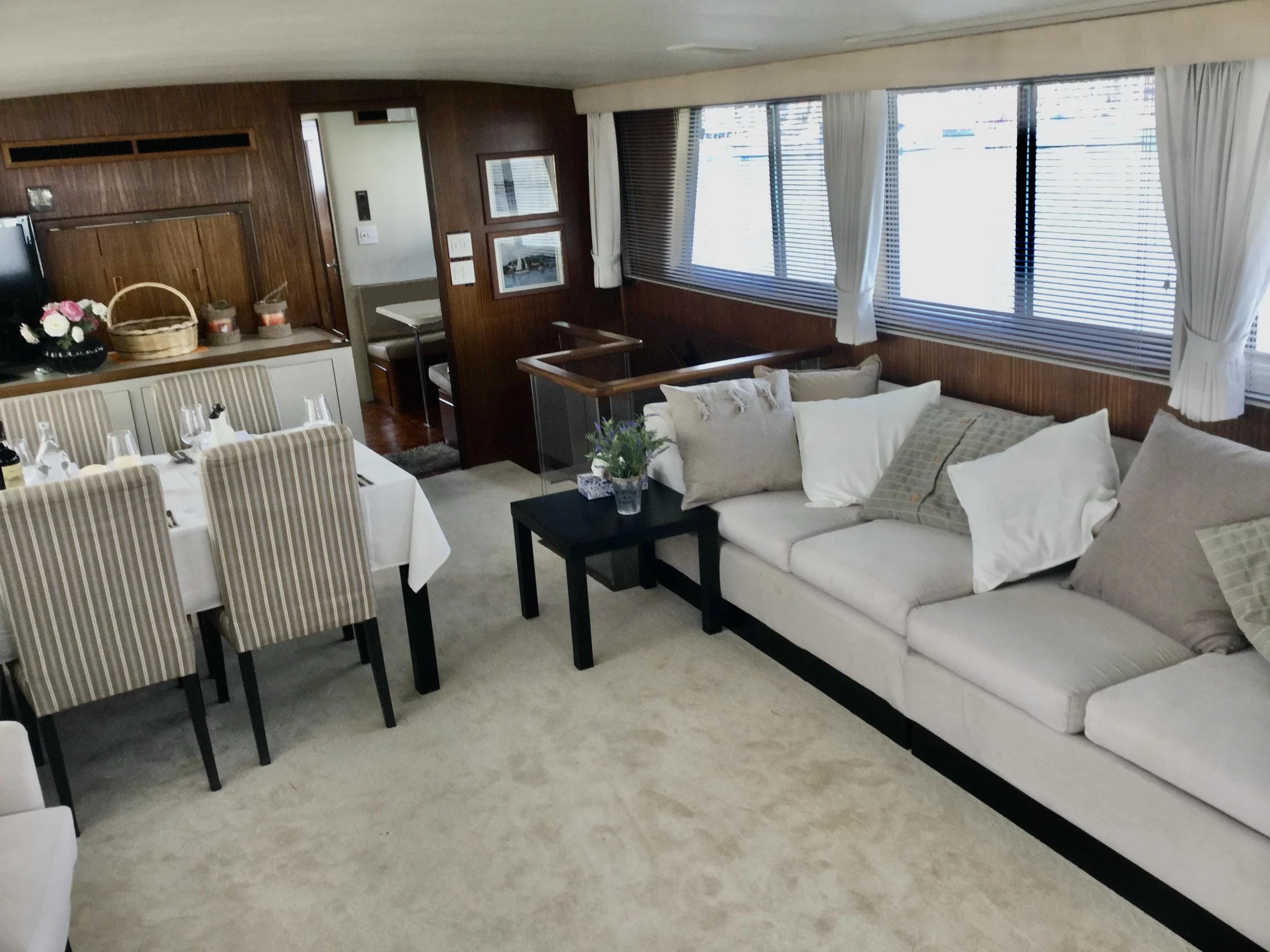 Motor Yacht (Spica Primero) Interior image - 2
