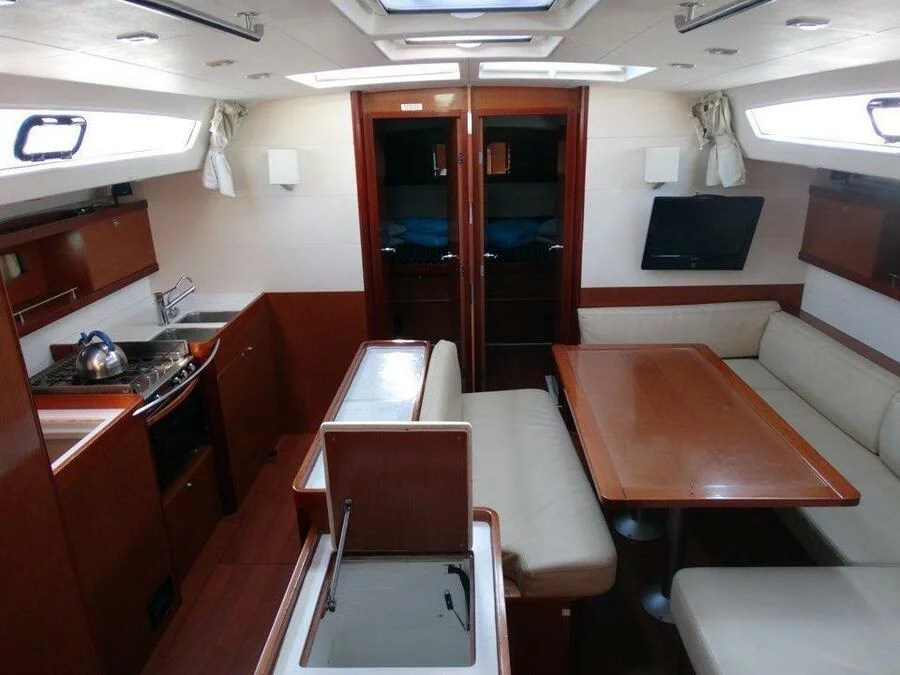 Oceanis 50 Family (Sifnos 50.4) Interior image - 2