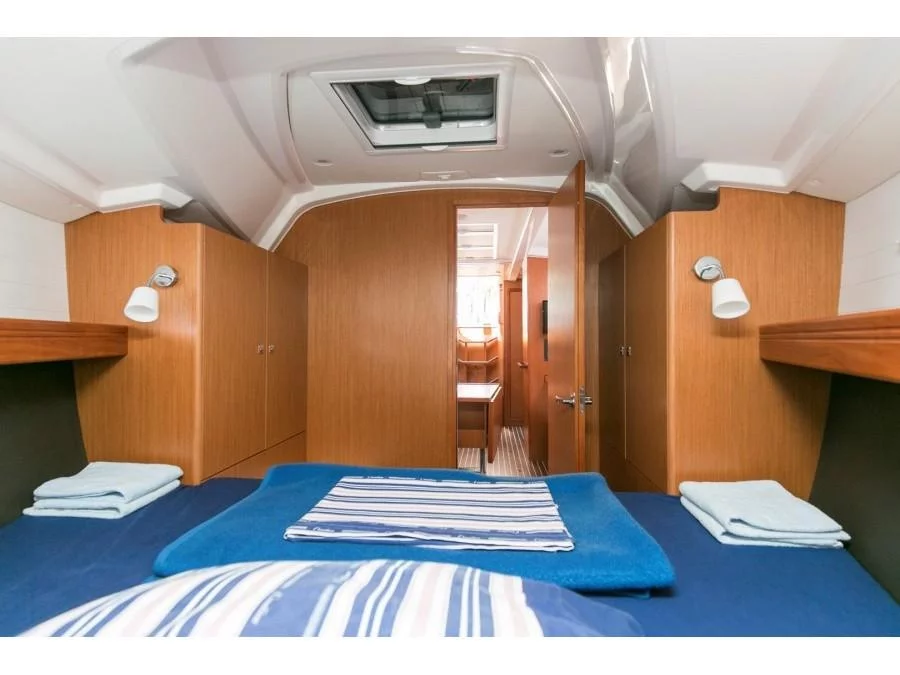 Bavaria Cruiser 37 (ALANI) Interior image - 14
