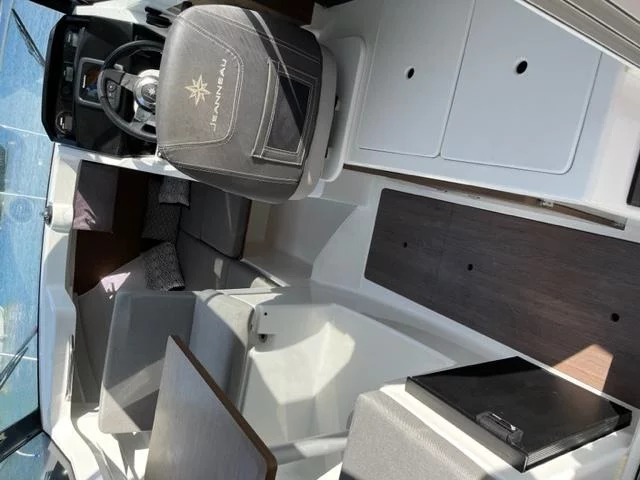 Jeanneau Merry Fisher 695 (No name) Interior image - 2