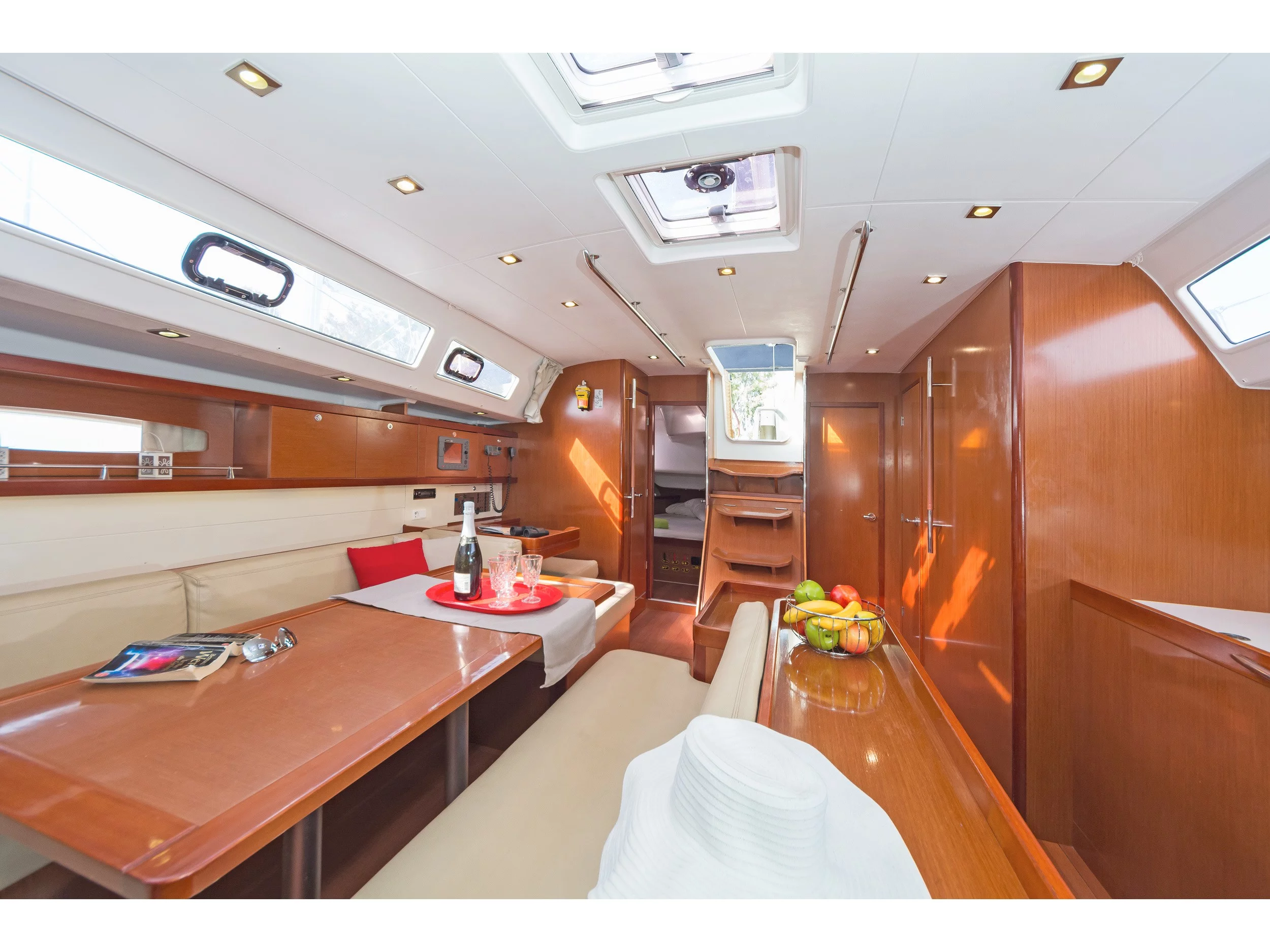 Oceanis 50 (SŪENO) Interior image - 9