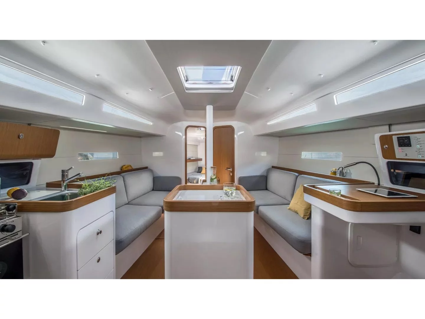 First 36 (Tiamat) Interior image - 5