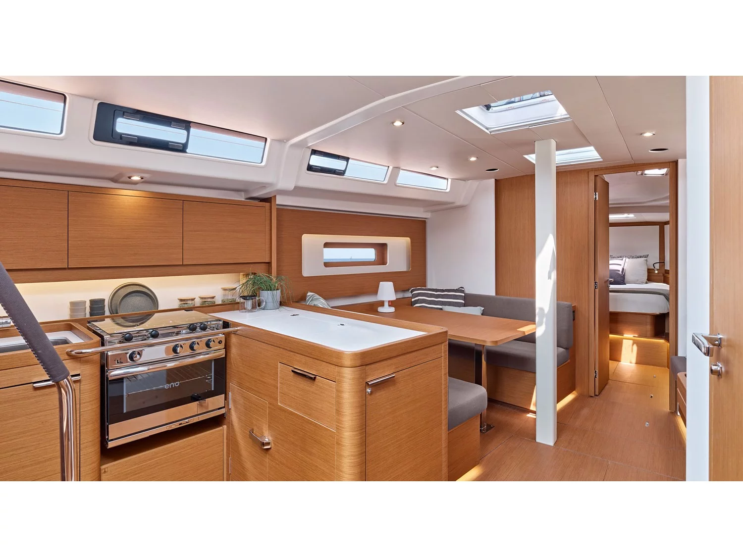First 44 (Kuroneko) Interior image - 2