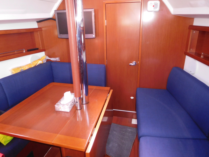 Photo #11 - Oceanis 31 (Alibi) en Poole - 16023