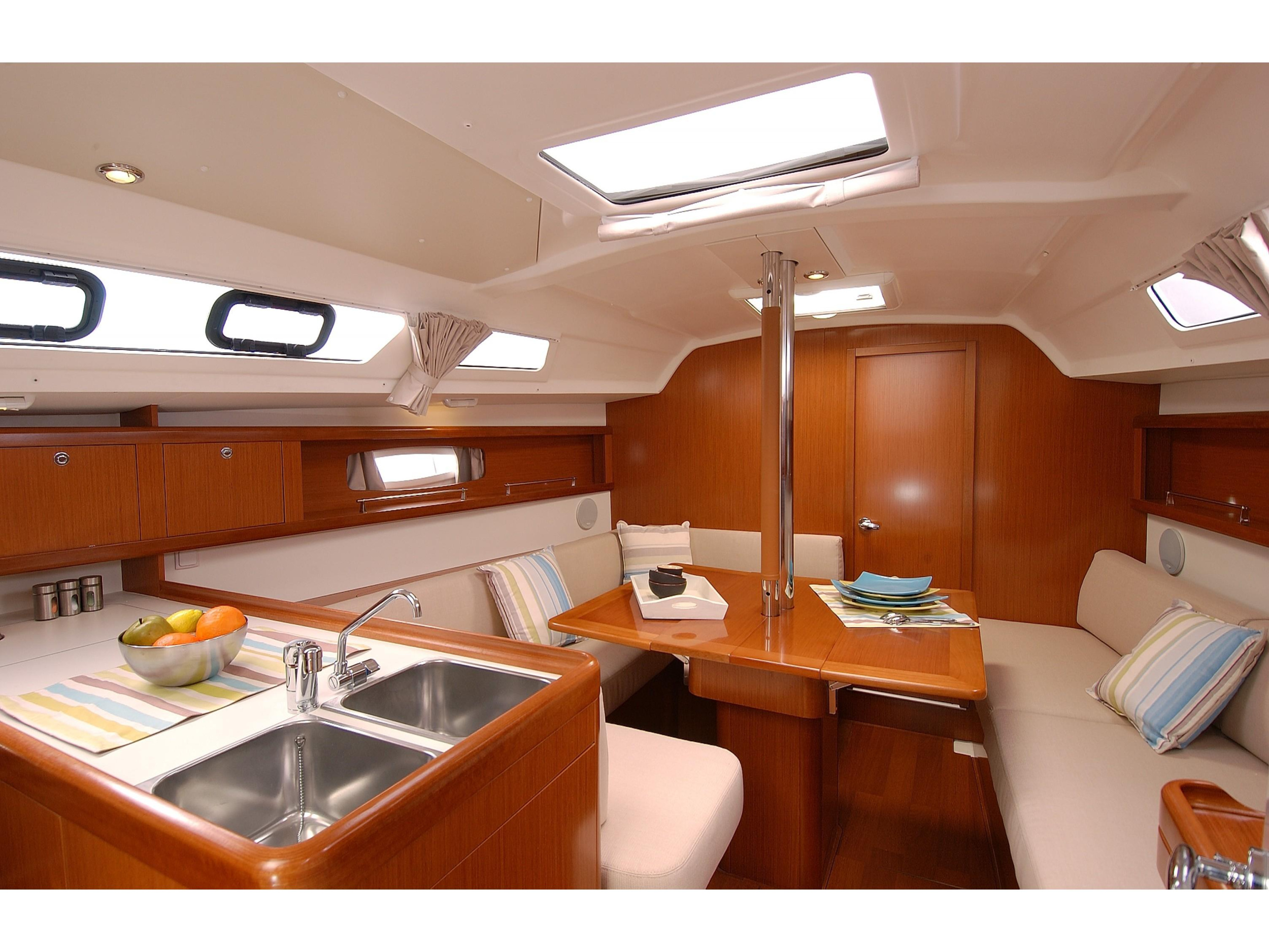 Photo #9 - Oceanis 34 (Fun Five) in Nieuwpoort - 16156
