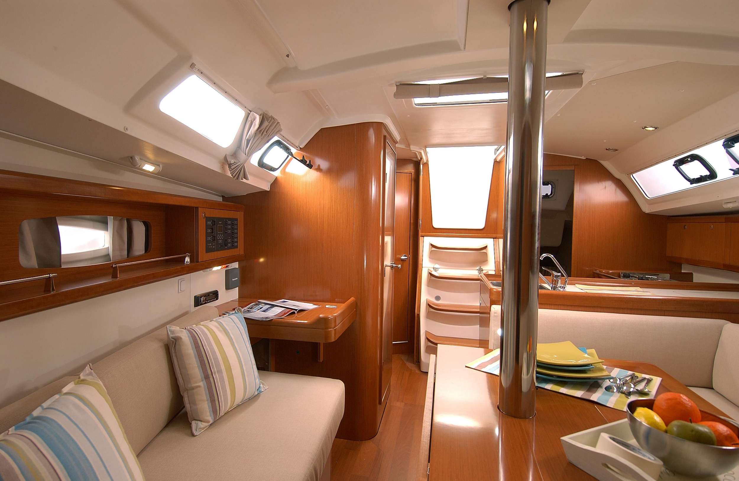 Photo #10 - Oceanis 34 (Fun Five) in Nieuwpoort - 16156