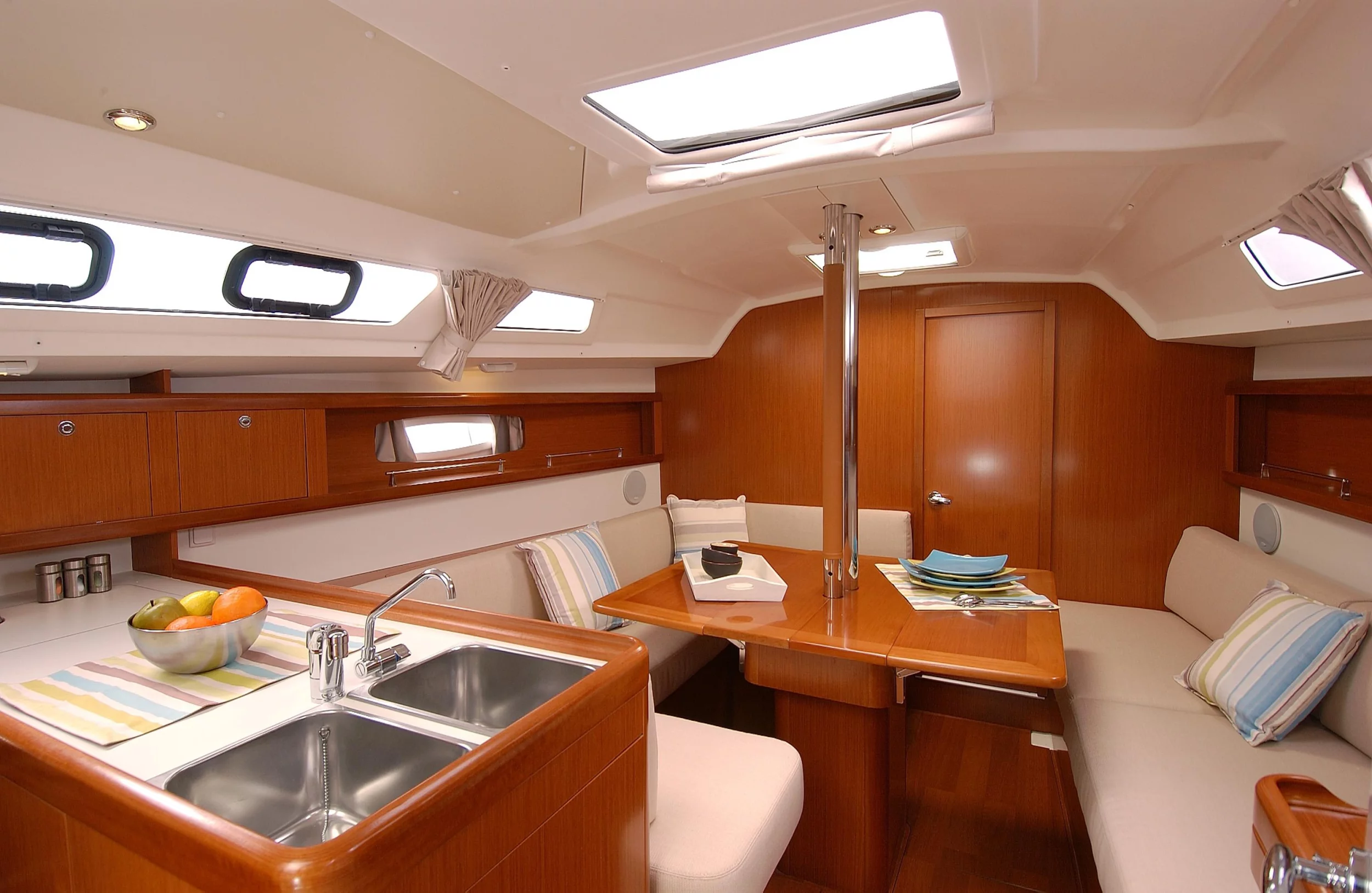 Oceanis 34 (Fun Five)  - 10