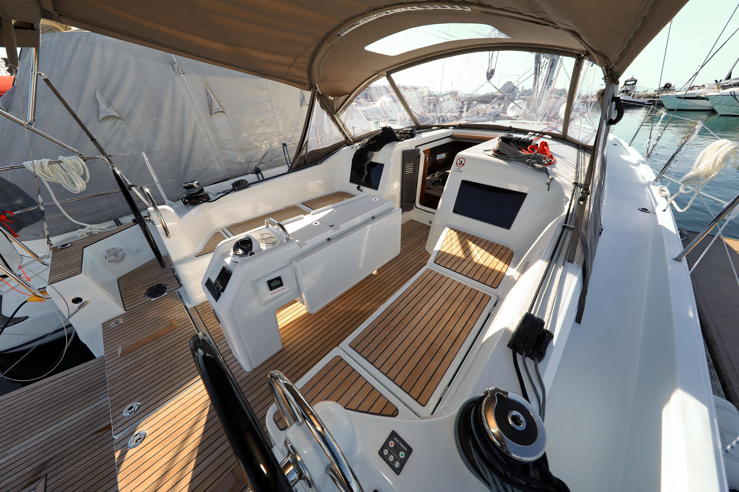 Photo #83 - Sun Odyssey 410 (Vague) in Zara - 16206