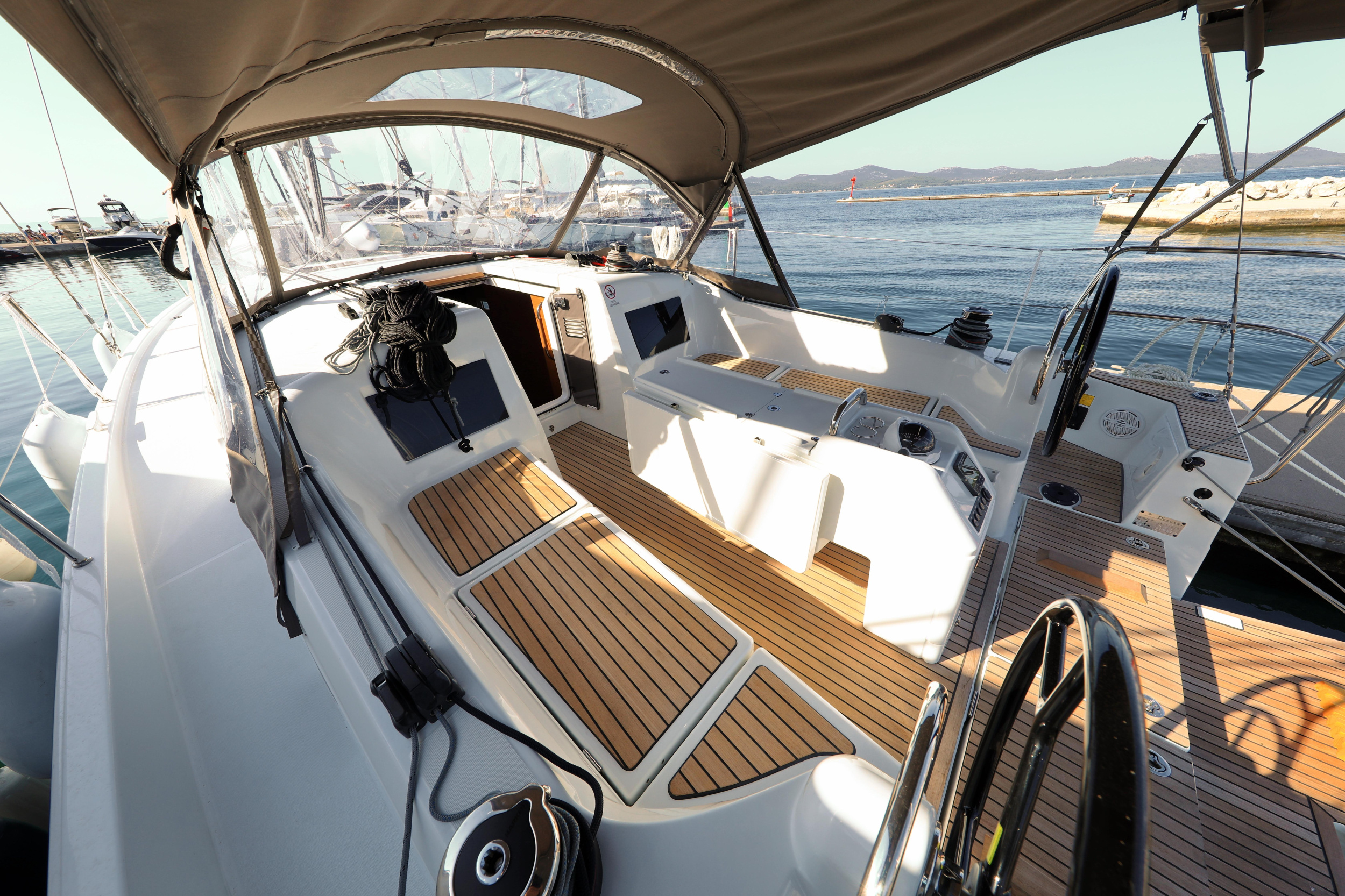 Photo #99 - Sun Odyssey 410 (Vague) in Zara - 16206